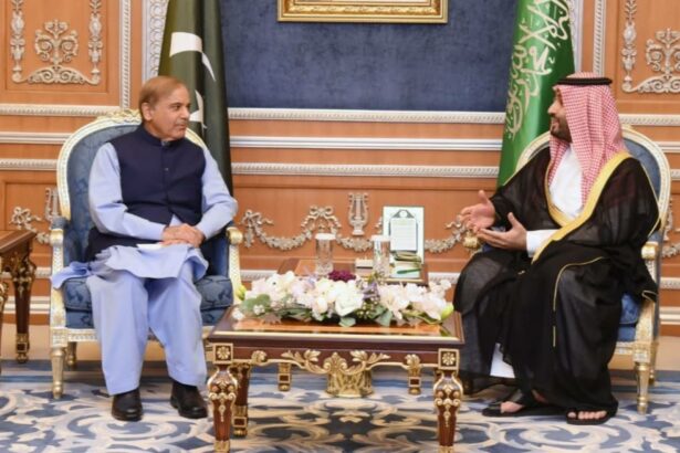 pakistan pm shehbazsharif calls on saudiarabia crowne prince mbs will visit pakistan