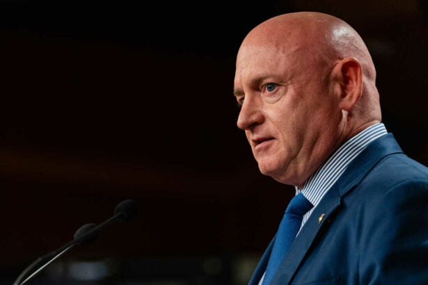 senator mark kelly