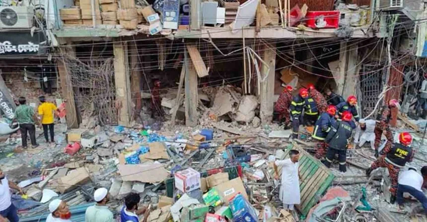 17 killed in dhaka blast
